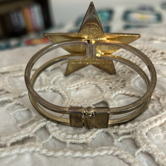 Paula Abdul “Reach For the Stars” Clamper Bracelet - Picture 11 of 13